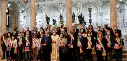 Fabio Bui e gli amministratori locali nella Basilica del Santo Fabio Bui e gli amministratori locali nella Basilica del Santo