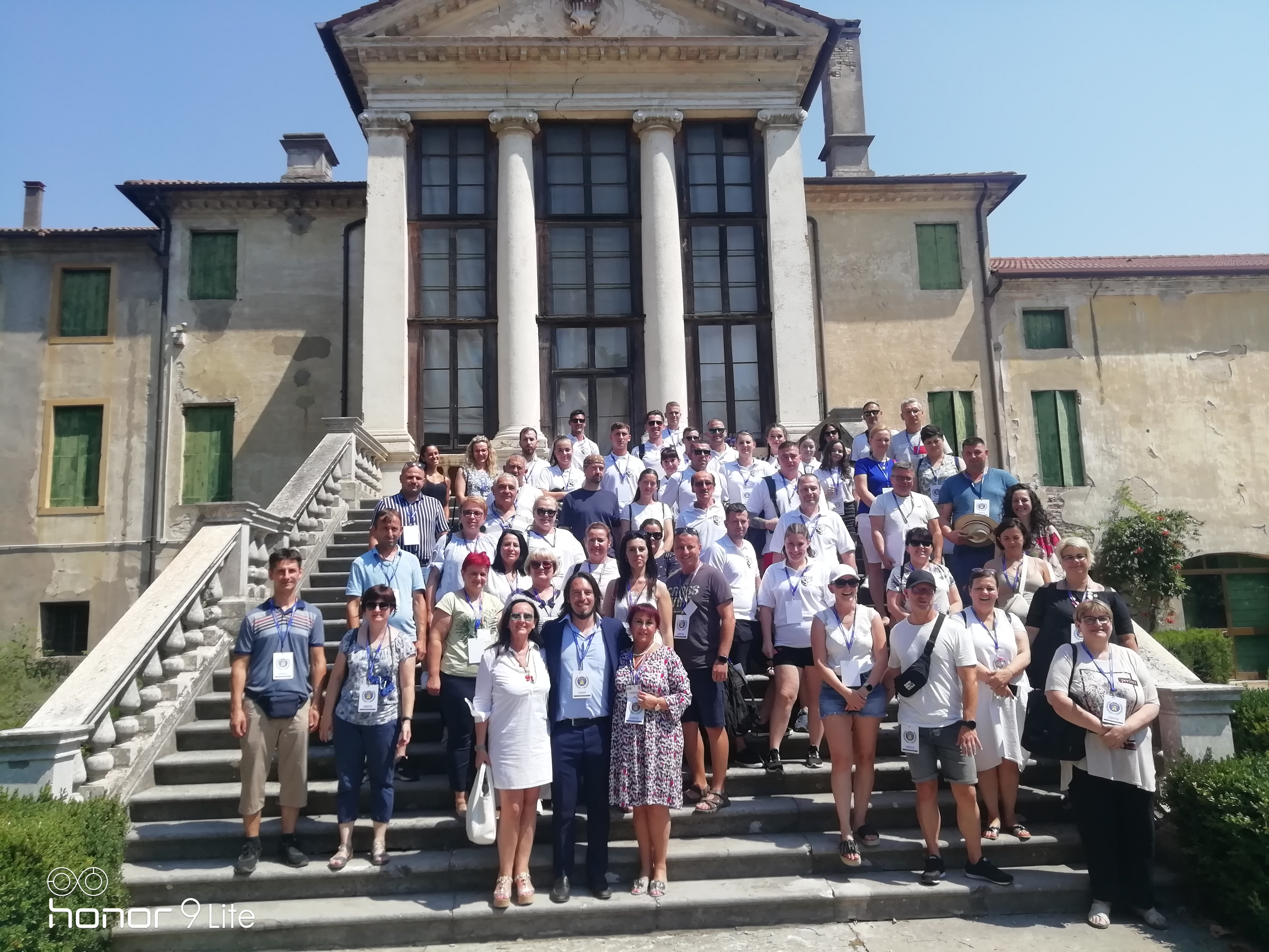 foto di gruppo dei partecipanti al progetto foto di gruppo dei partecipanti al progetto