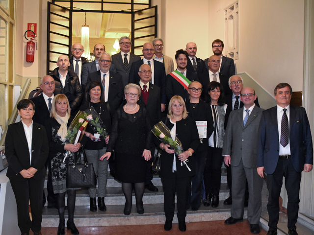 Foto di gruppo dei partecipanti alla premiazione Foto dei partecipanti all'incontro