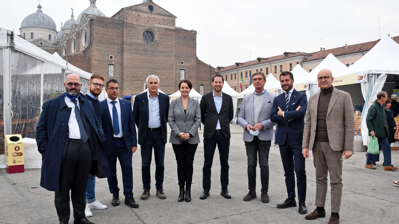 Immagine dei parlamentari Bizzotto e Borchia Immagine dei parlamentari Bizzotto e Borchia