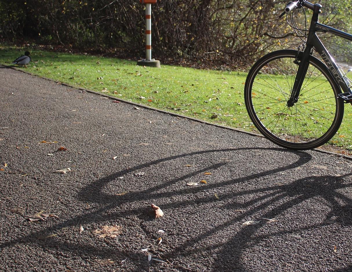 bicicletta pista ciclabile 