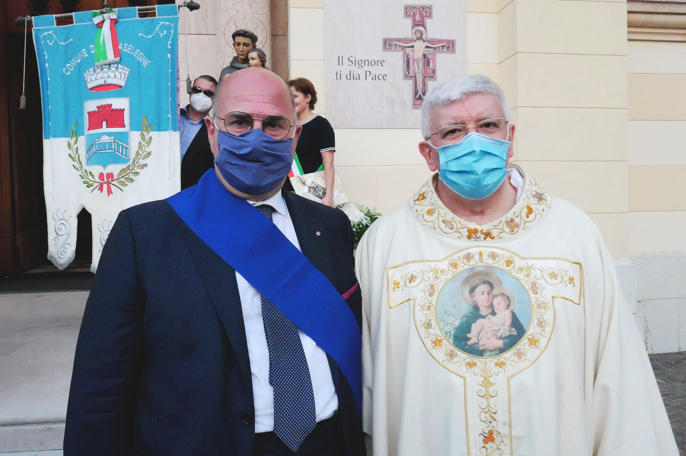 Insediamento di Don Marco Tasca, nuovo arcivescovo di Genova Fabio Bui e l'arcivescovo Marco Tasca