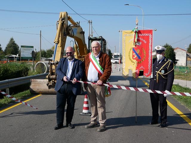 piacenza d'adige rotatoria piacenza d'adige rotatoria
