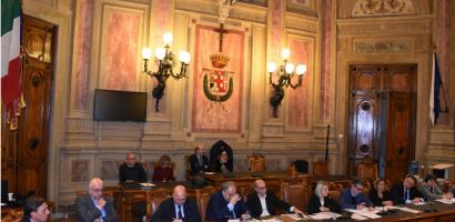Tavolo dei relatori presenti all'incontro Tavolo dei relatori presenti all'incontro