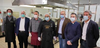 Gli chef delle Tavole Tauriliane con il presidente della Provincia Fabio Bui